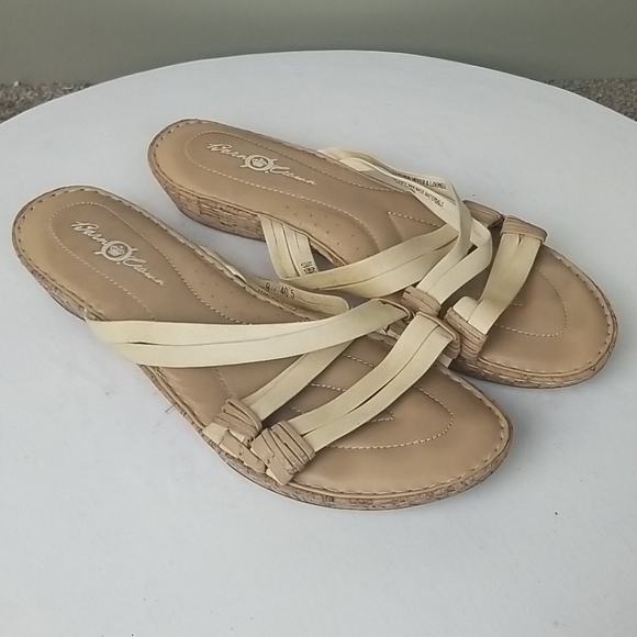 Born Crown Leather Strappy Slip On Sandals 9 - Picture 1 of 9